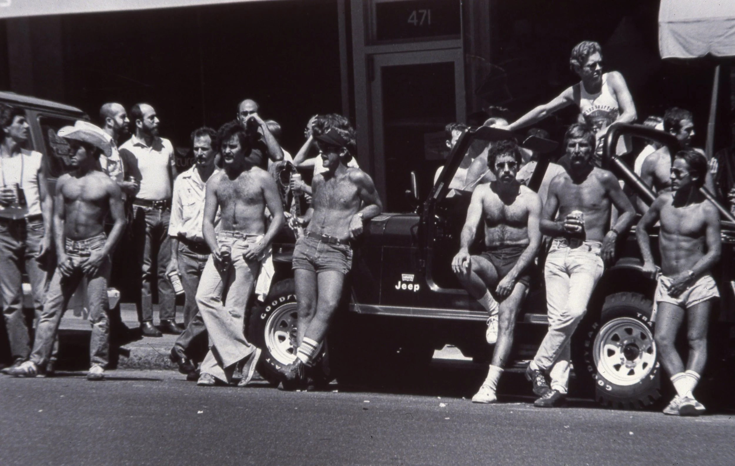 The chorus brings music to the Castro, 1980. SFGMC Archives.