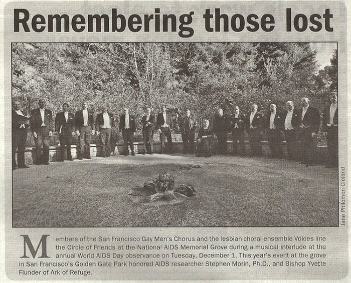 SFGMC and Voices sing at the National AIDS Memorial Grove for World AIDS Day, December 1, 2009. San Francisco Chronicle / SFGMC Archives.